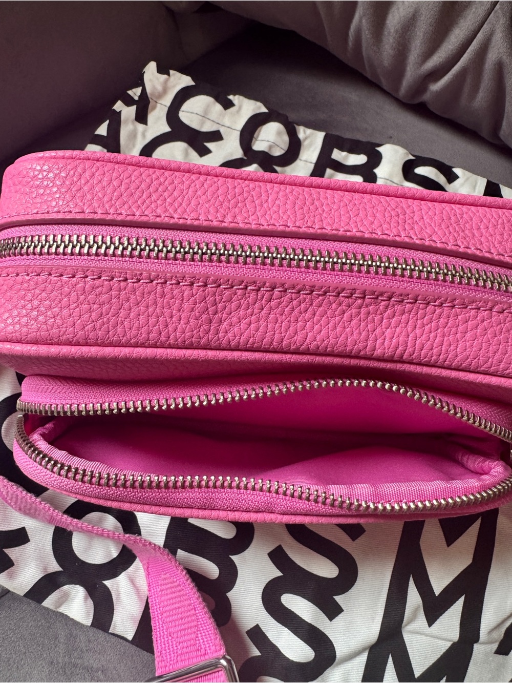 Marc Jacobs Pink Double-Zip Crossbody Camera Bag - Picture 8 of 8